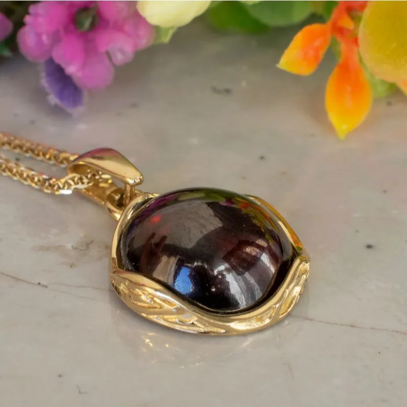 14K Yellow Gold Round Red Garnet 12mm Pendant