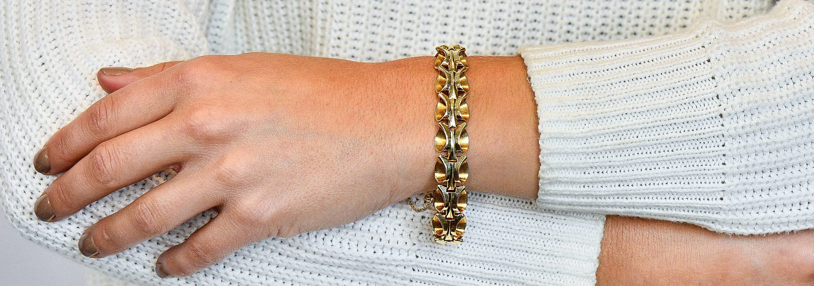 1940's Retro 14 Karat Gold Stylized Link Bracelet