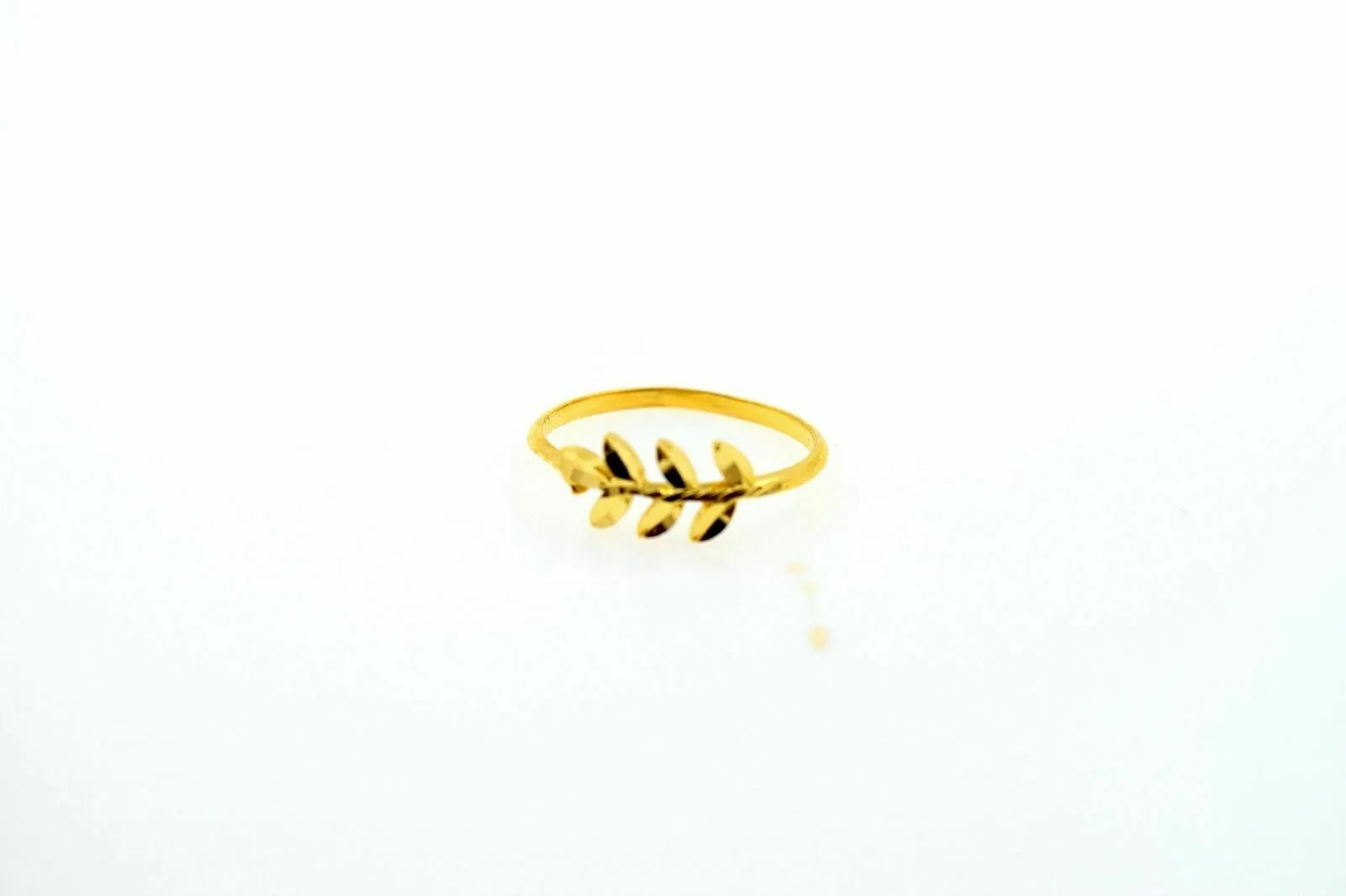 22k Ring Solid Gold ELEGANT Charm Mens Leaf Ring SIZE 8 RESIZABLE r1730