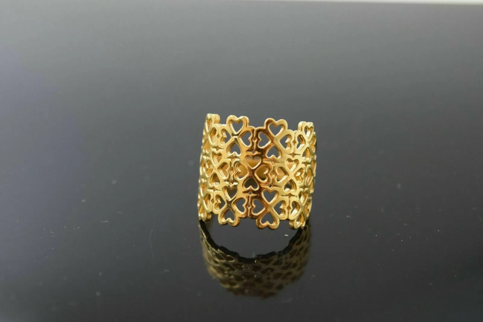 22k RIng Solid Gold ELEGANT Ladies Ring Floral Design SIZE 8 RESIZABLE r1706