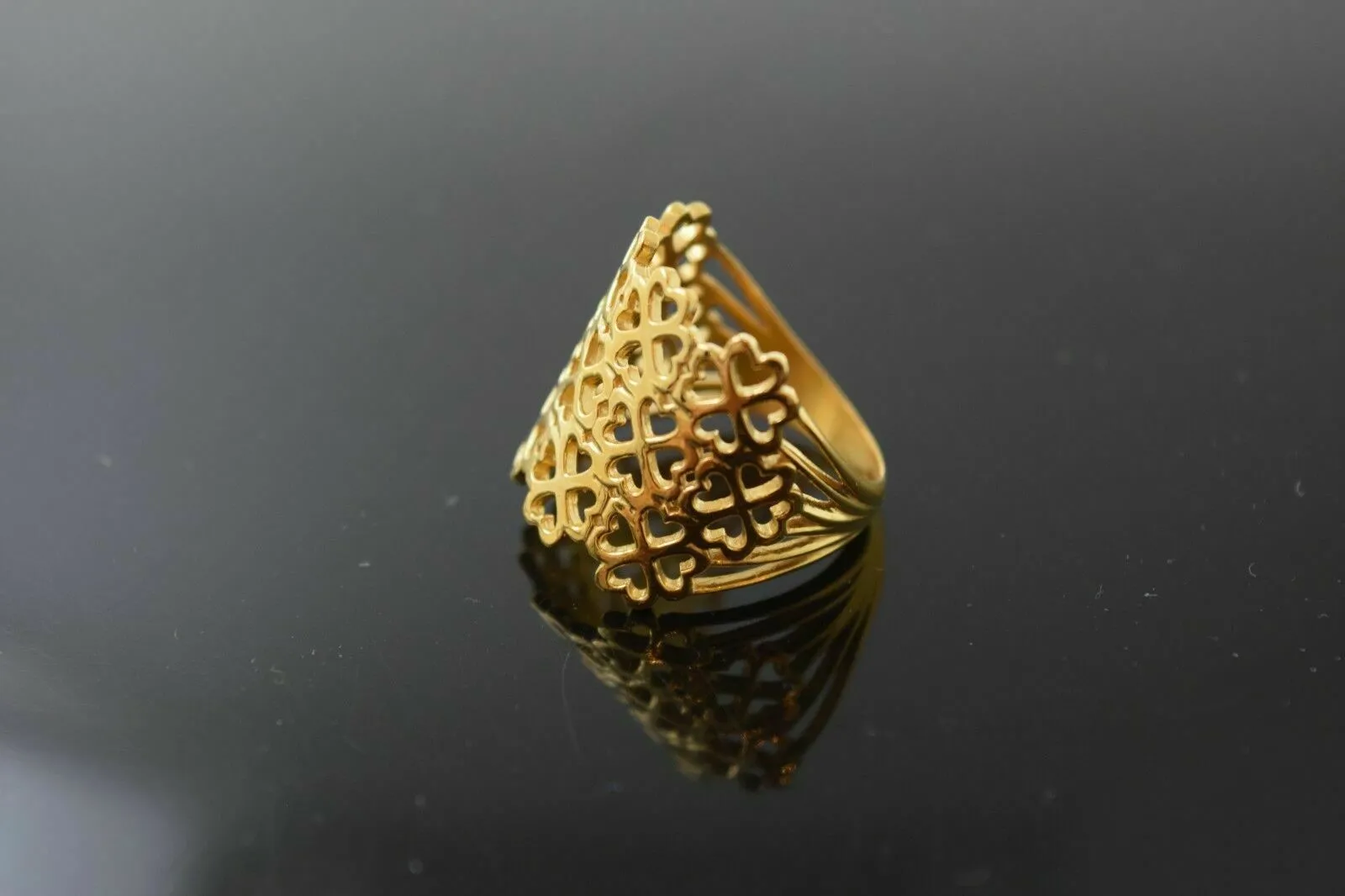 22k RIng Solid Gold ELEGANT Ladies Ring Floral Design SIZE 8 RESIZABLE r1706