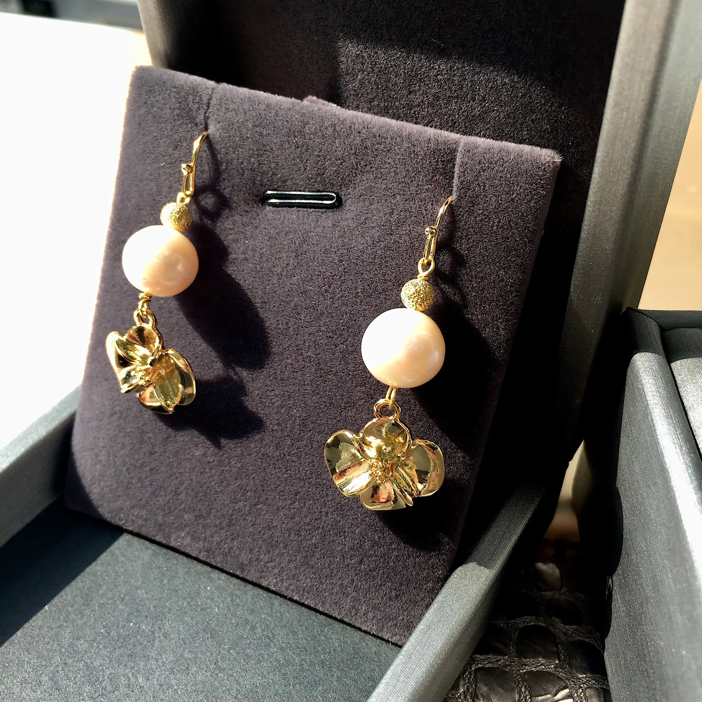 Freshwater Pearls Floral Blossom Dangle Earrings ME124B