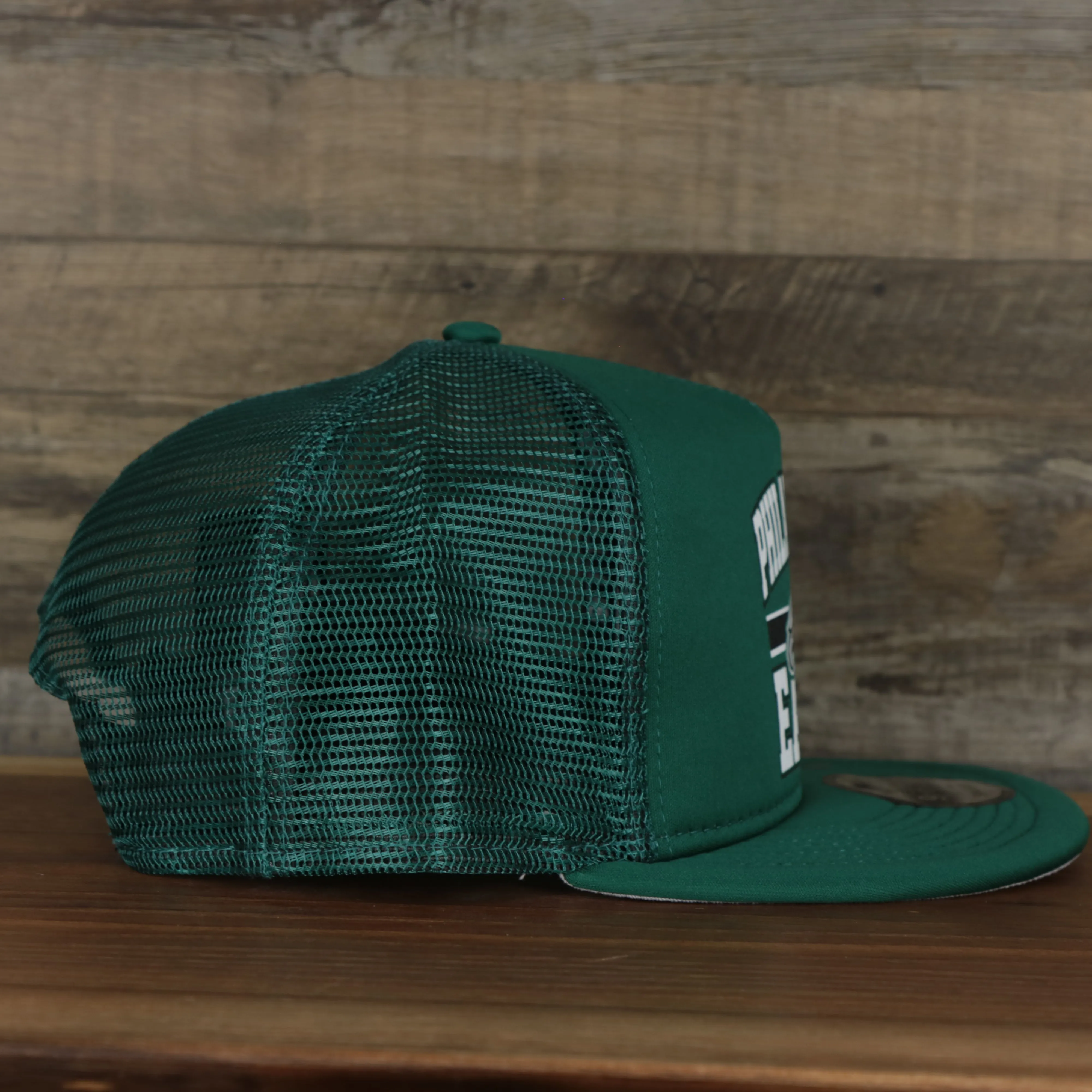 Philadelphia Eagles Trucker Gray Bottom 9Fifty Snapback | Green | OSFM