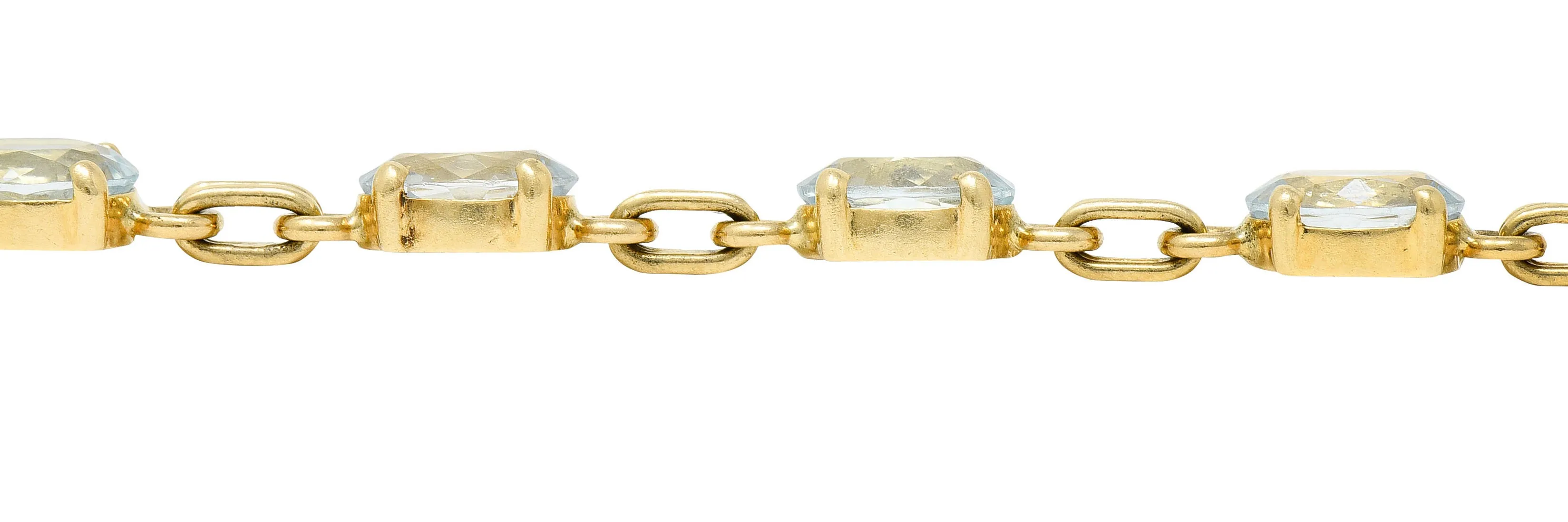 Retro 15.75 CTW Aquamarine 14 Karat Gold Link Bracelet