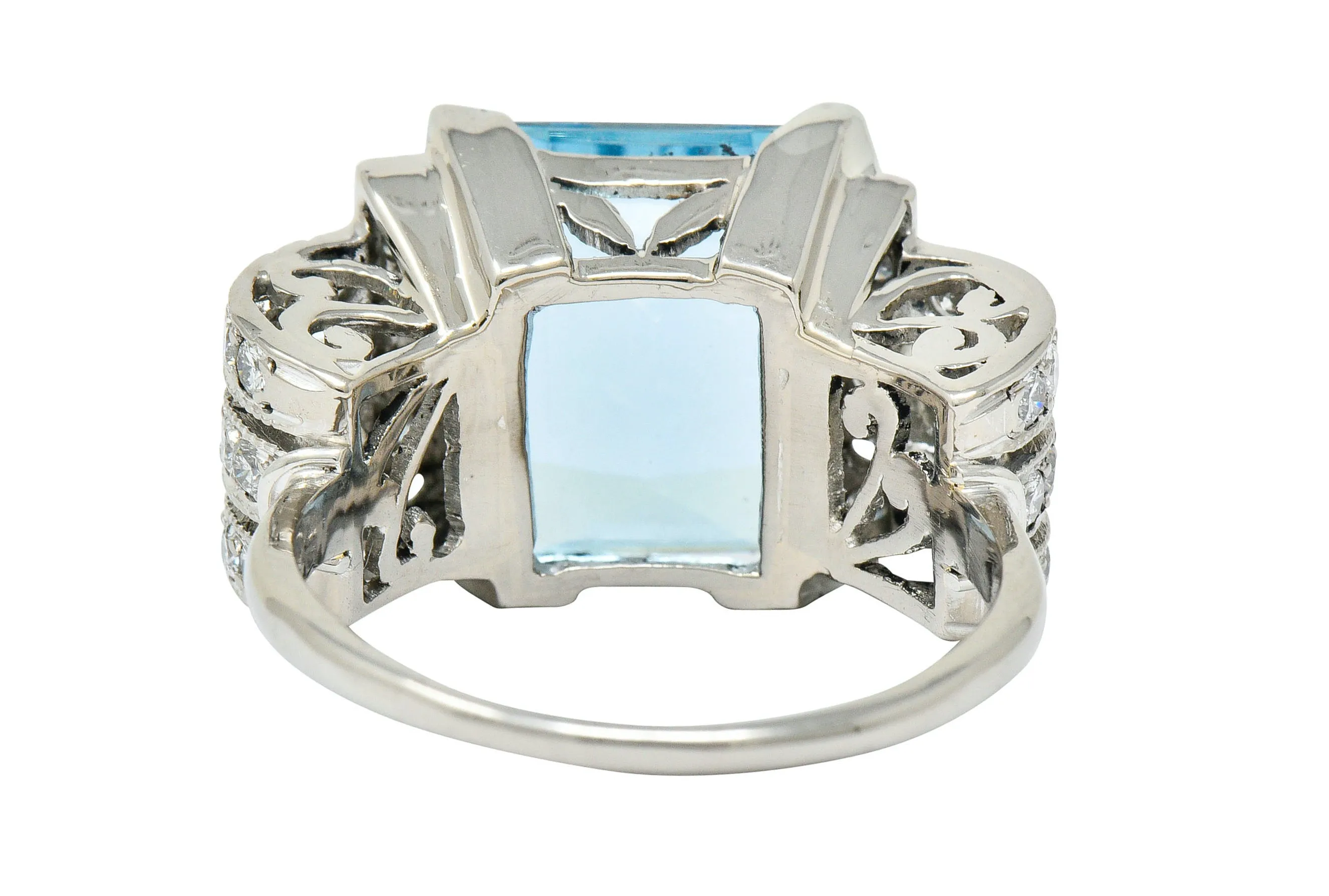 Retro 7.75 CTW Aquamarine Diamond 18 Karat Gold Scrolled Statement Ring