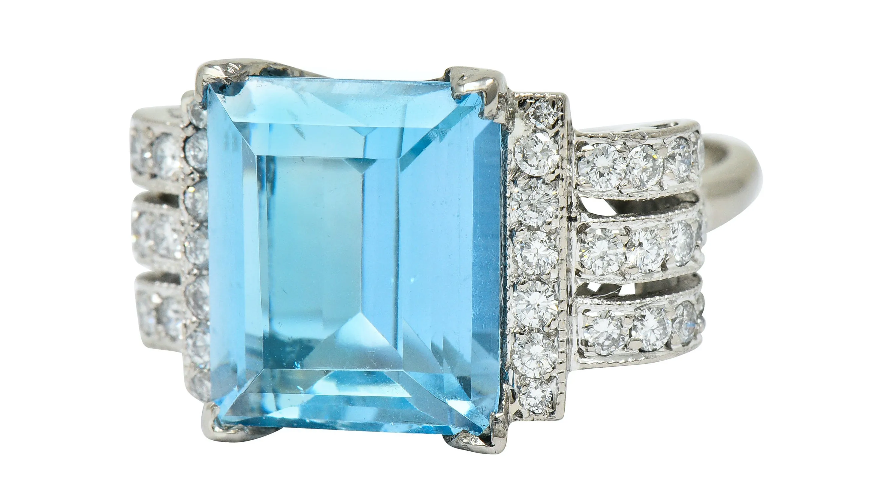 Retro 7.75 CTW Aquamarine Diamond 18 Karat Gold Scrolled Statement Ring