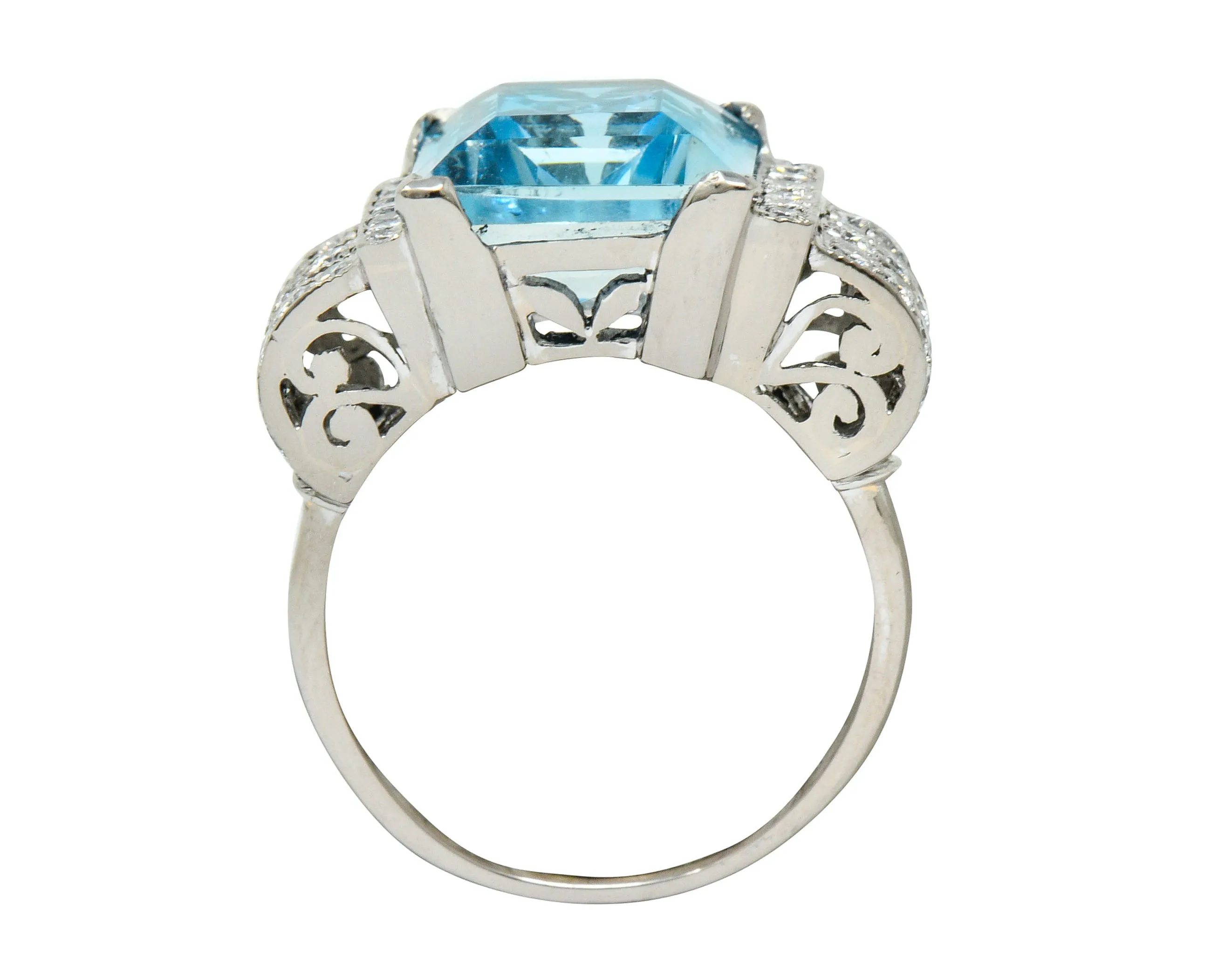 Retro 7.75 CTW Aquamarine Diamond 18 Karat Gold Scrolled Statement Ring