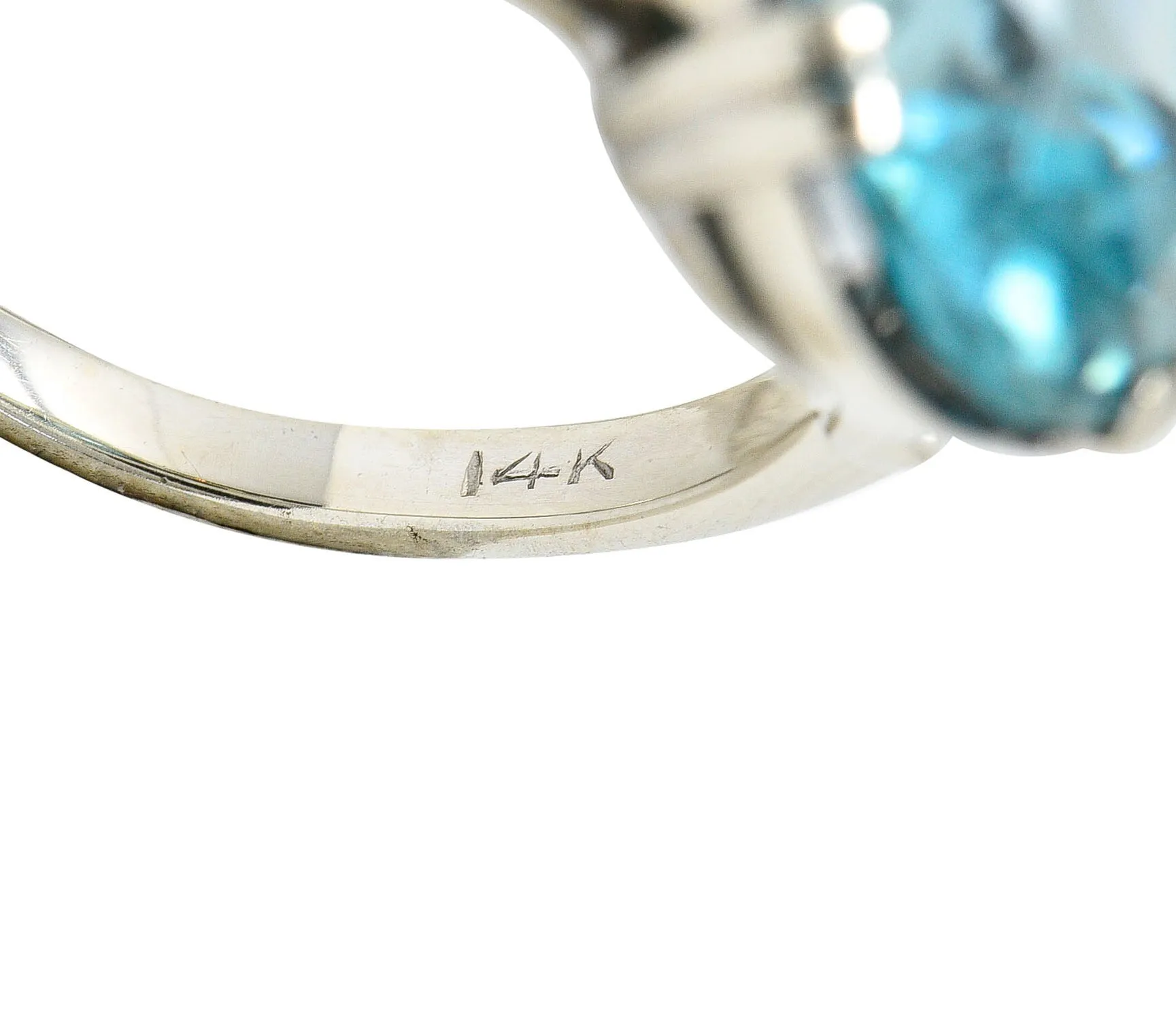 Retro Blue Zircon 14 Karat White Gold Gemstone Ring