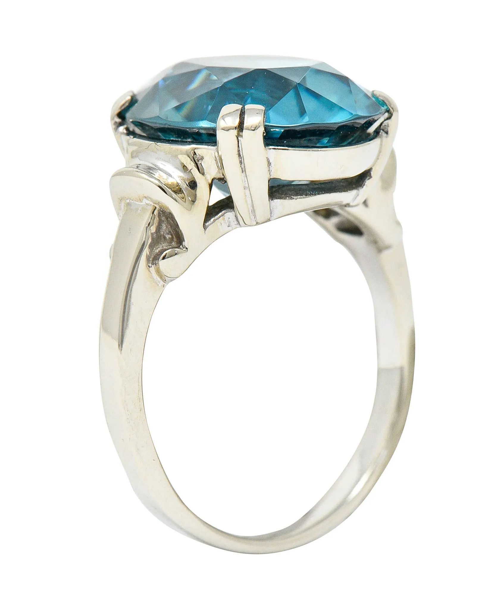 Retro Blue Zircon 14 Karat White Gold Gemstone Ring