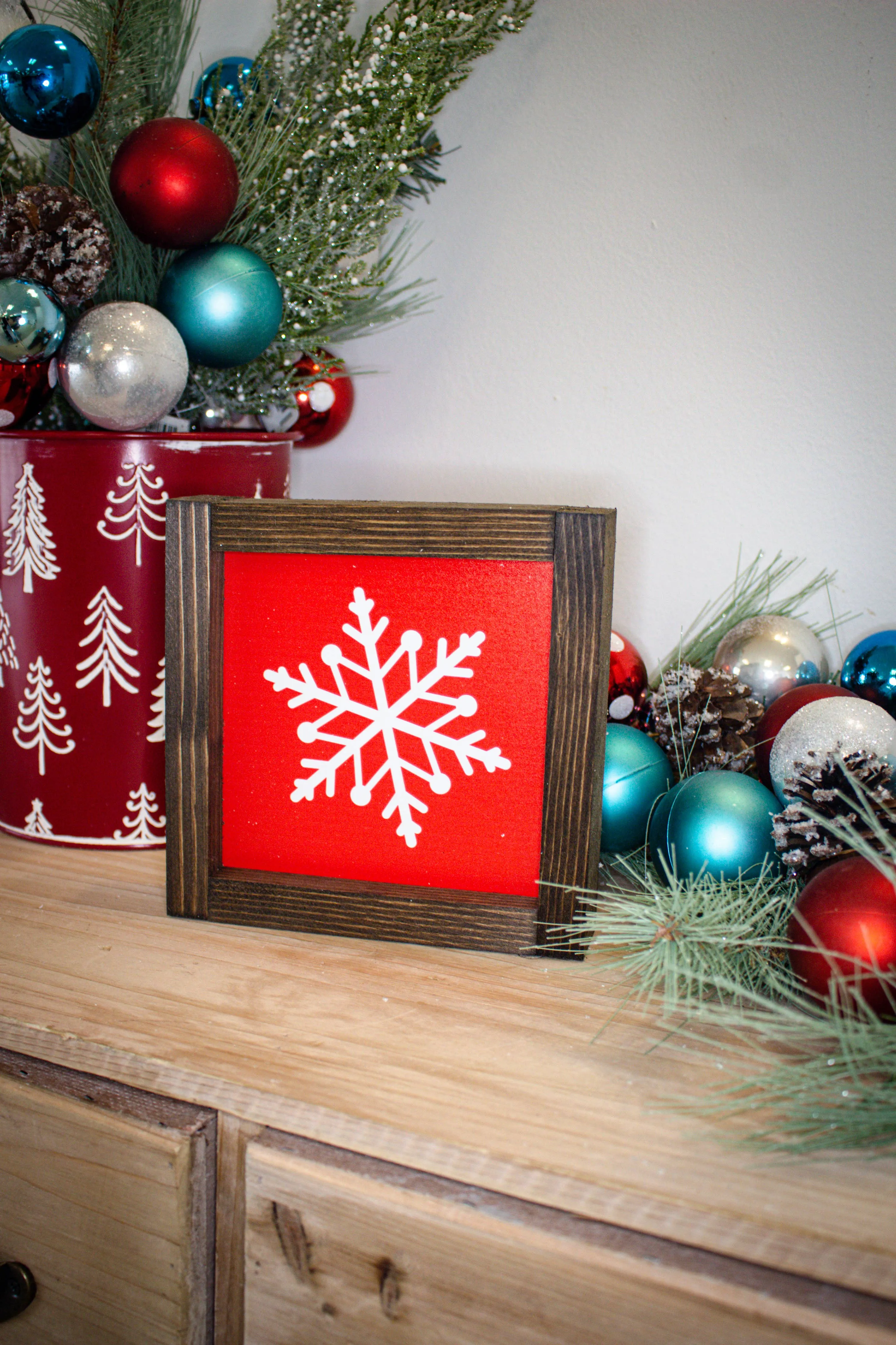 Retro Red Snowflake