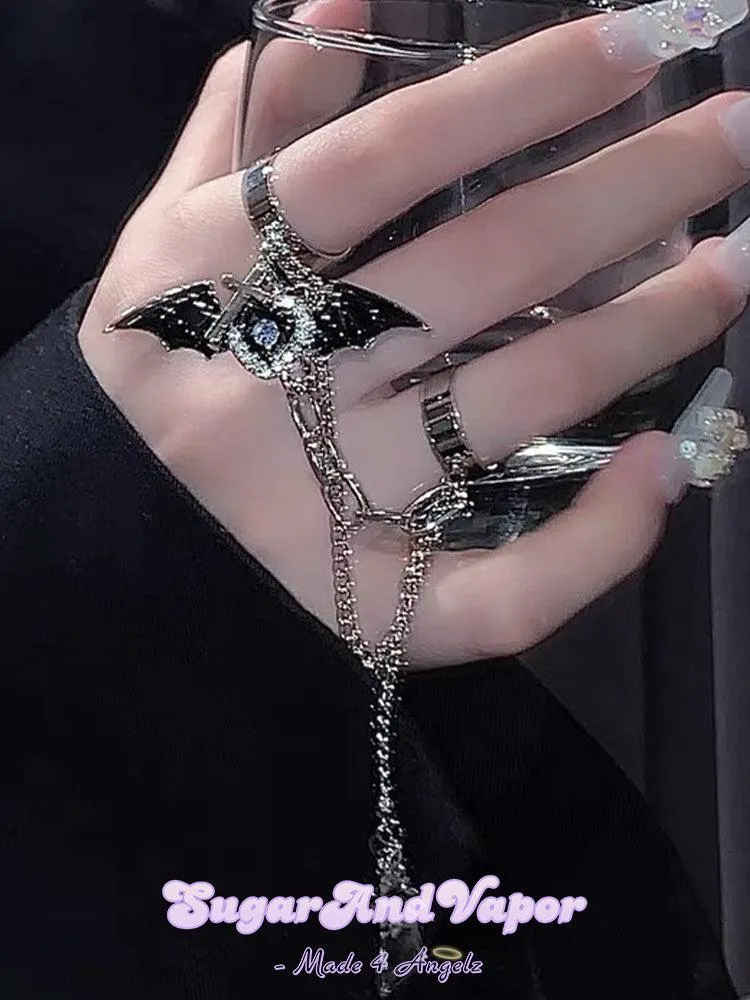 Samara Dark Heart Bat Chain Rings