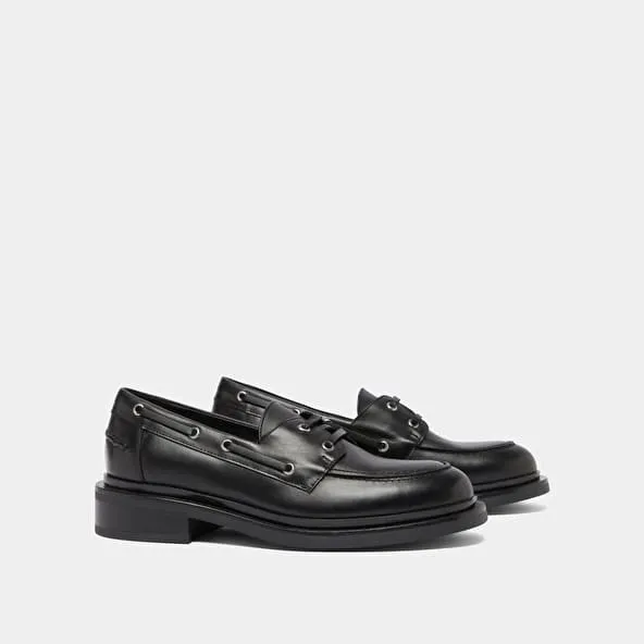 Thick lace-up Derbies in black leather