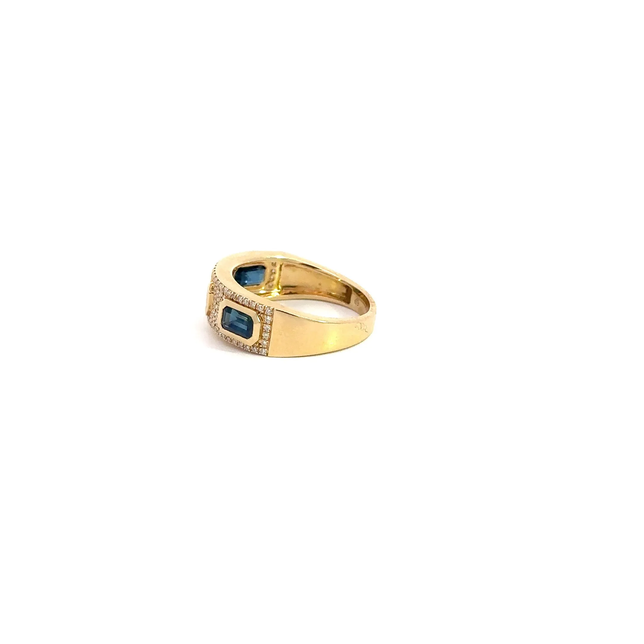 WD914 14kt gold, blue sapphire and diamond ring